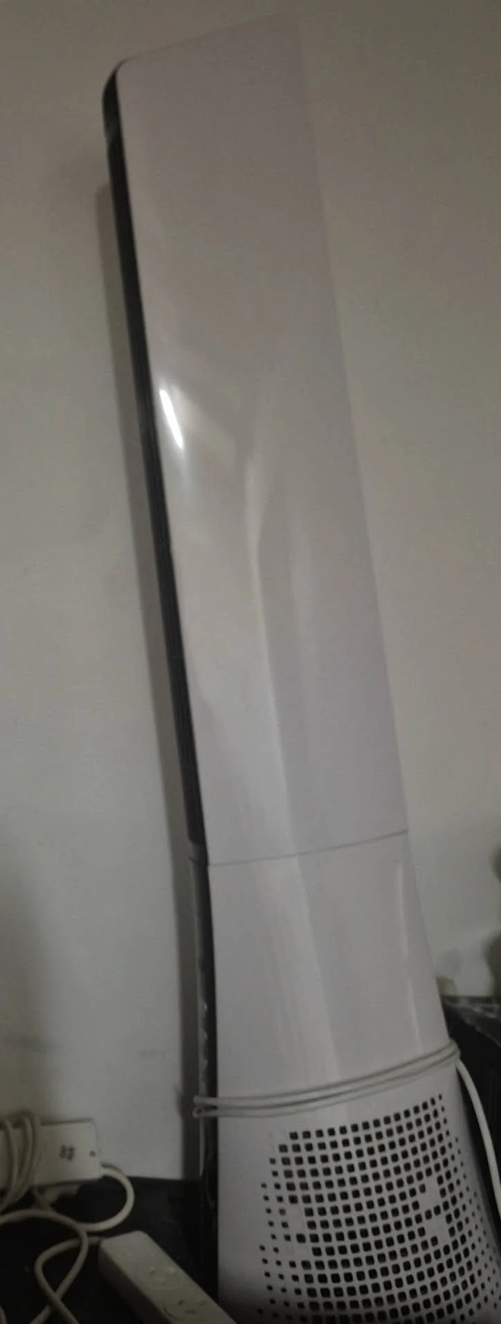 Vertical warm air blower