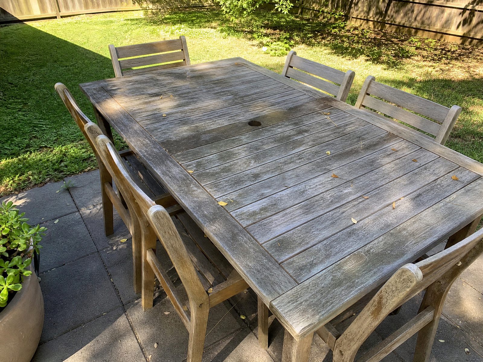 Outdoor setting, 6 chairs