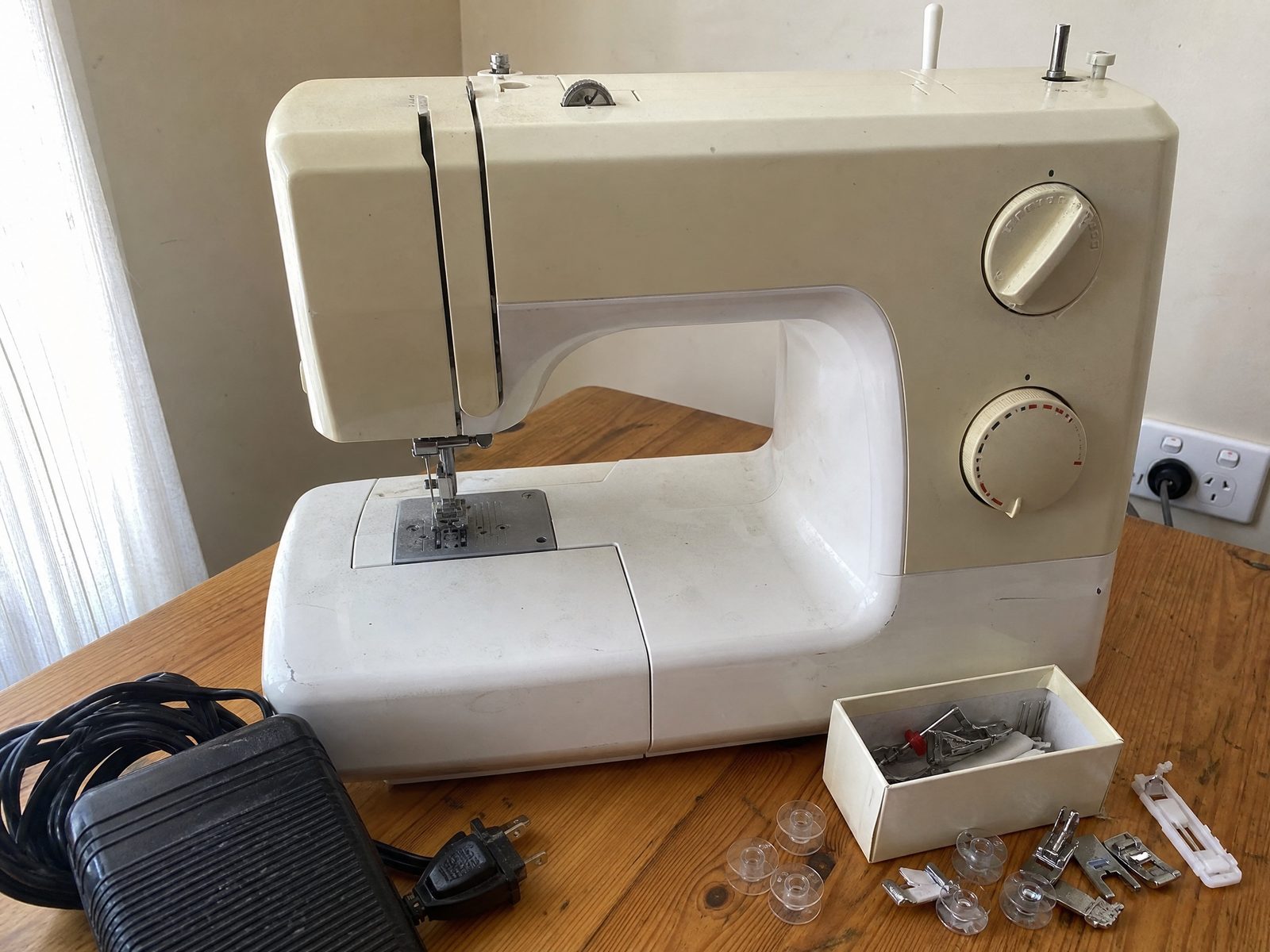 Sewing machine, Brother