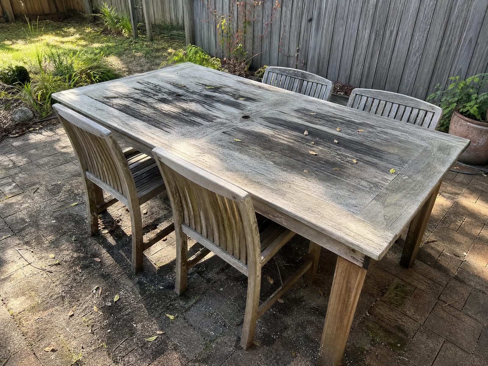 Outdoor table setting