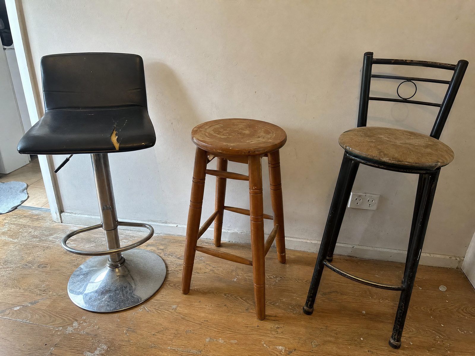 Bar stools x3
